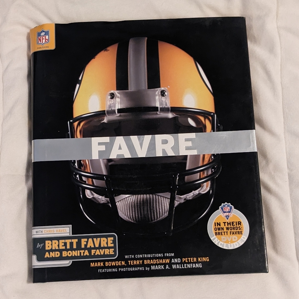 💥 Favre by Brett Favre & Bonita Favre Hardcover